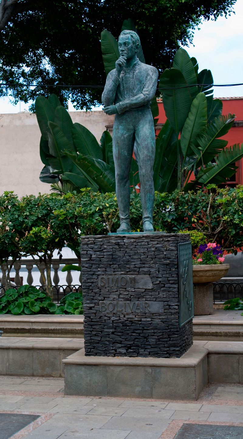 monumneto simón bolívar garachico